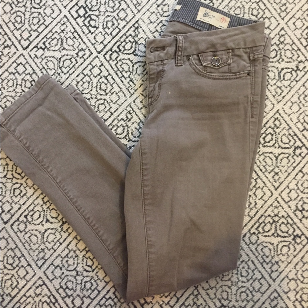 Limited Edition Gap Jeans in olive brown color